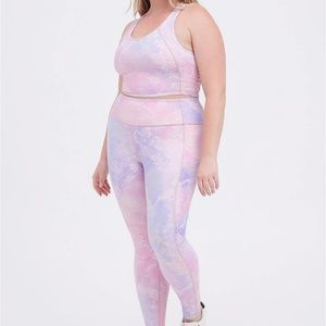 Torrid Performance Core Purple Shine Sports Athletic Bra Size 3 22/24 3X 22 24